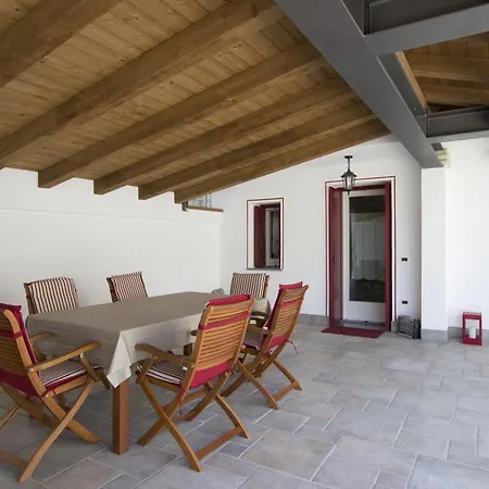 Marina Bed & Breakfast 3*