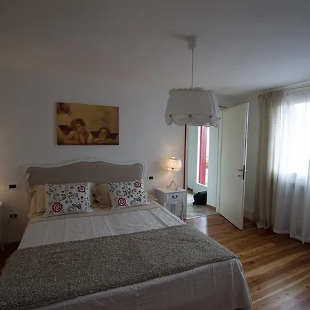 Marina Bed & Breakfast 3*